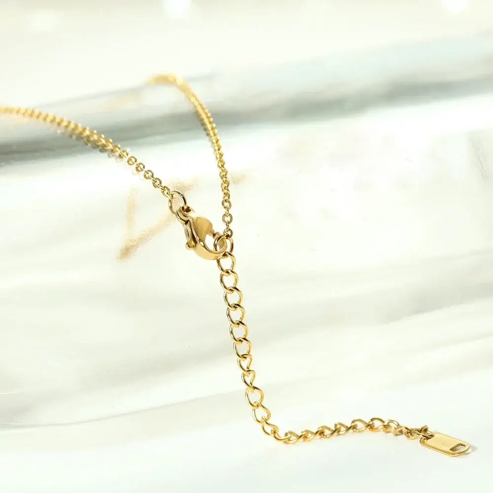 Retractable necklace chain