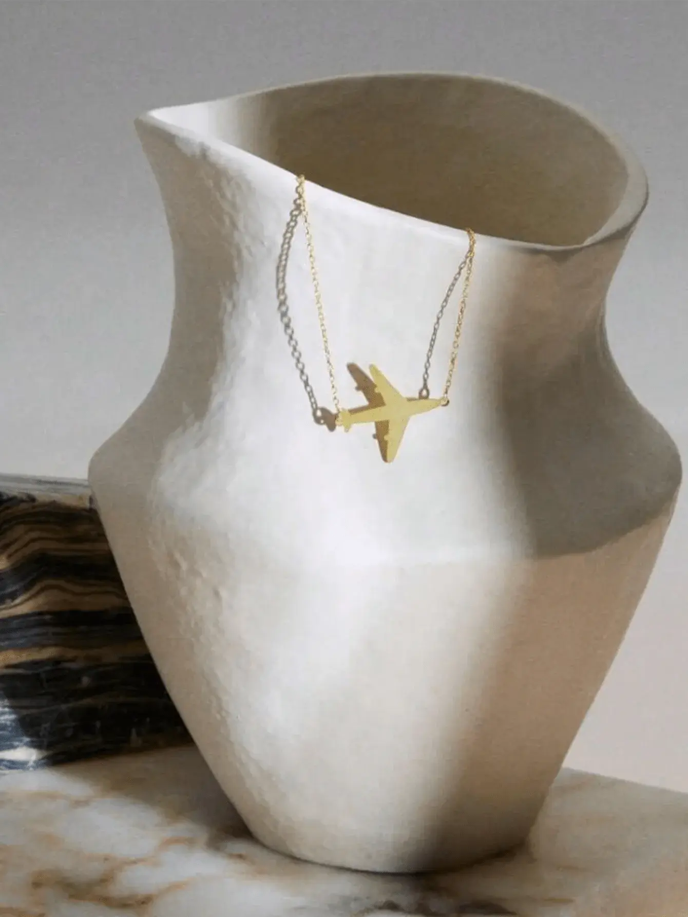 Gold minimalist Geometric Necklace for Women 2