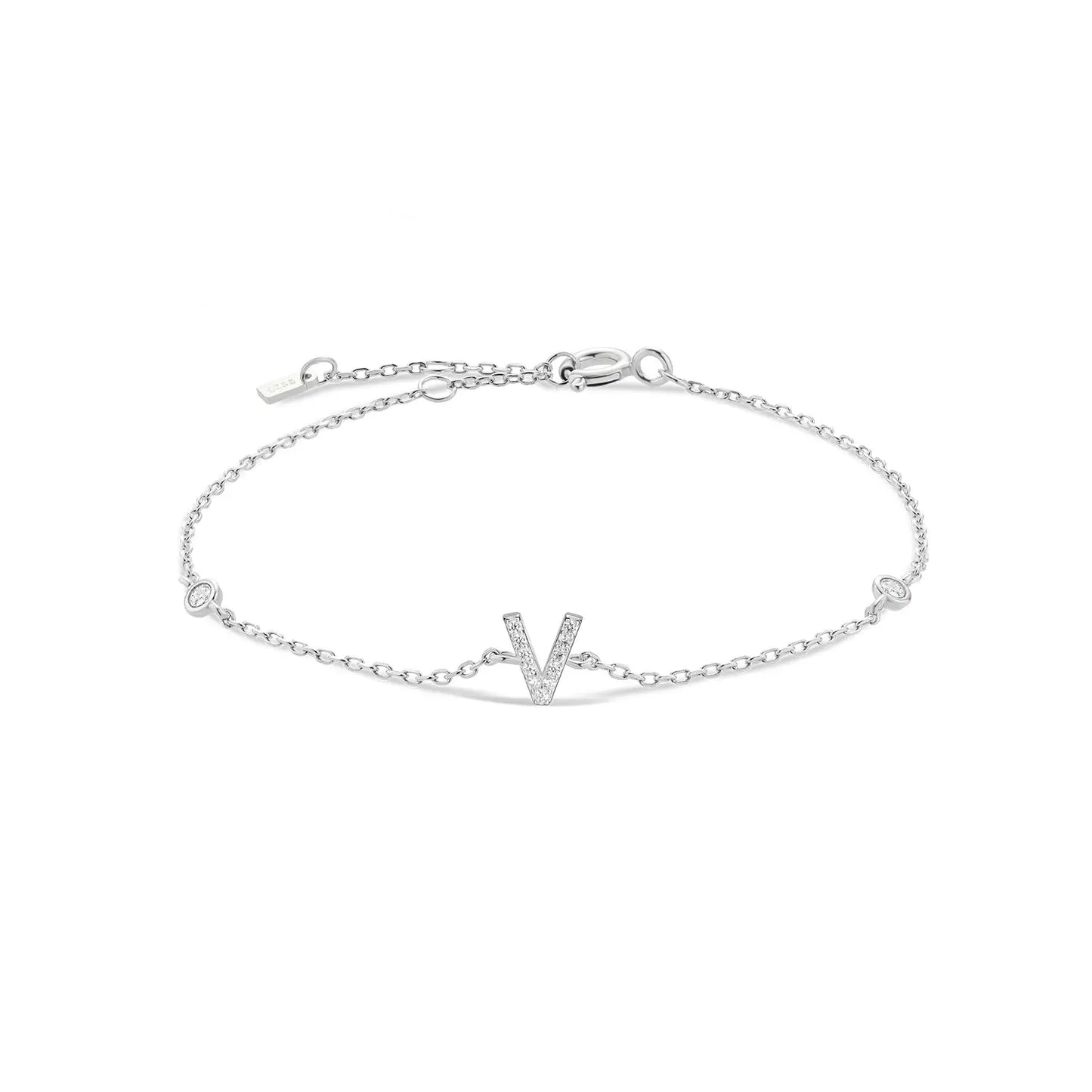Silver bracelet with the letter V