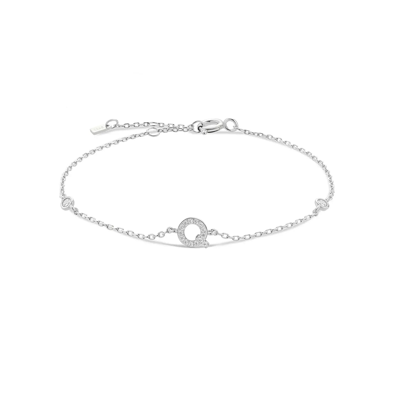 Silver bracelet with the letter Q