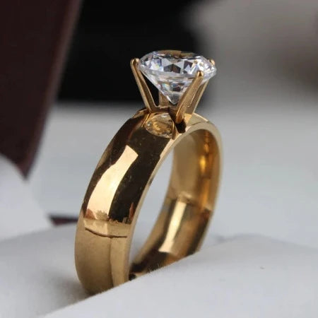 Stainless steel claw-set ring